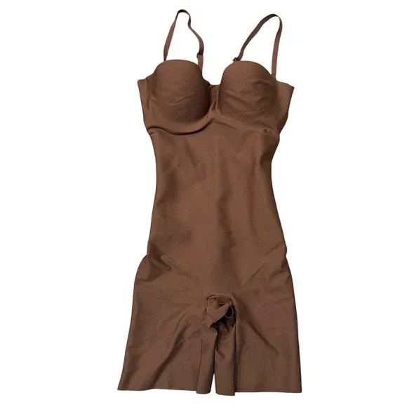 NWOT SKIMS Body Core Sculpt Underwire Mid Thigh Bodysuit Cocoa Shapewear Size S